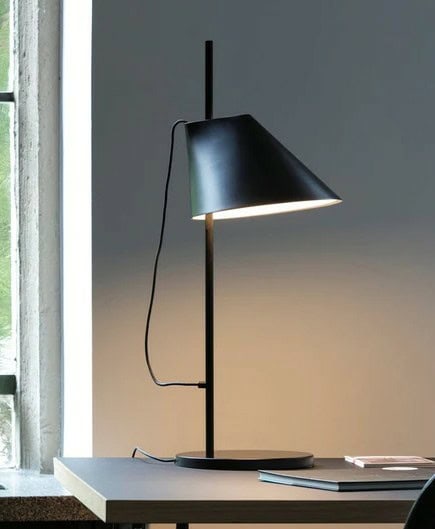 Yuh bordlampe sort