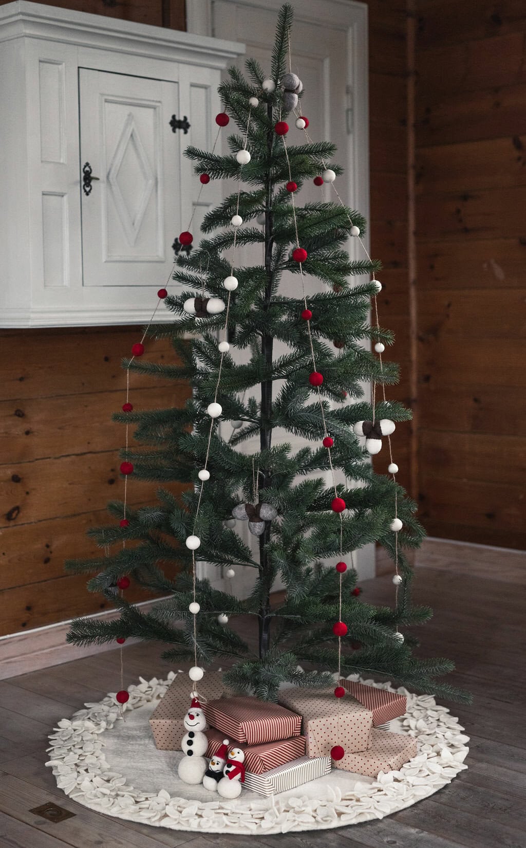 Juletreteppe i ullfilt -Snø - Bilde 2