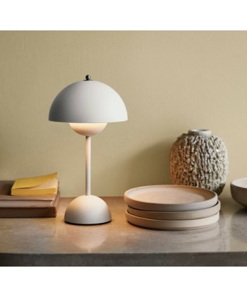 Flowerpot oppladbar bordlampe VP9 , matt hvit