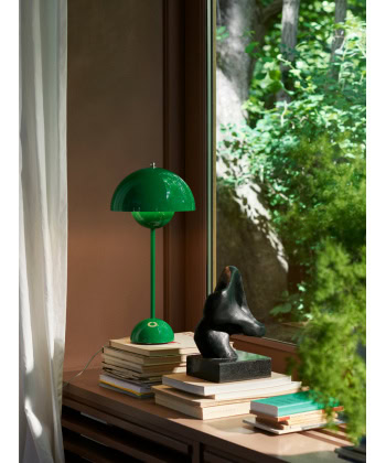 Alternative view of Flowerpot bordlampe VP3,  Signal Green