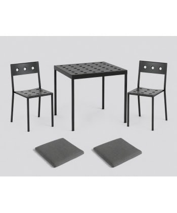 Balcony -Sett med spisebord, 2 stoler og puter -Utstilling