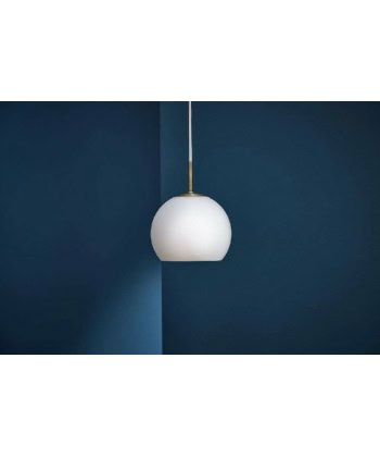 Alternative view of Ball Glass Pendel -Opal Ø18