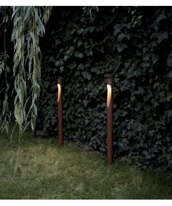 Alternative view of Flindt hage pullert. -Lang med fotplate