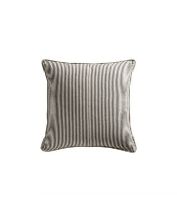 Reco putetrekk fra Tine K Home i naturfarget tekstil med smale mørke striper, 50 × 50 cm